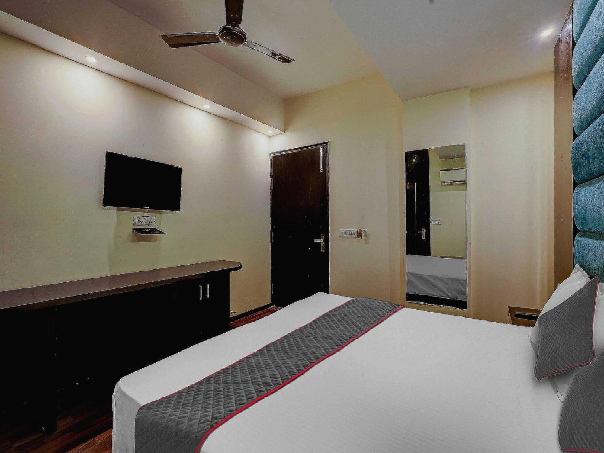 Hotel Townhouse Golden King à New Delhi Extérieur photo